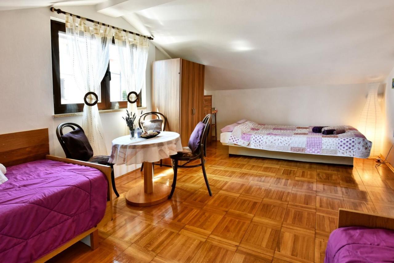 Apartmani Kovac Funtana Exteriör bild